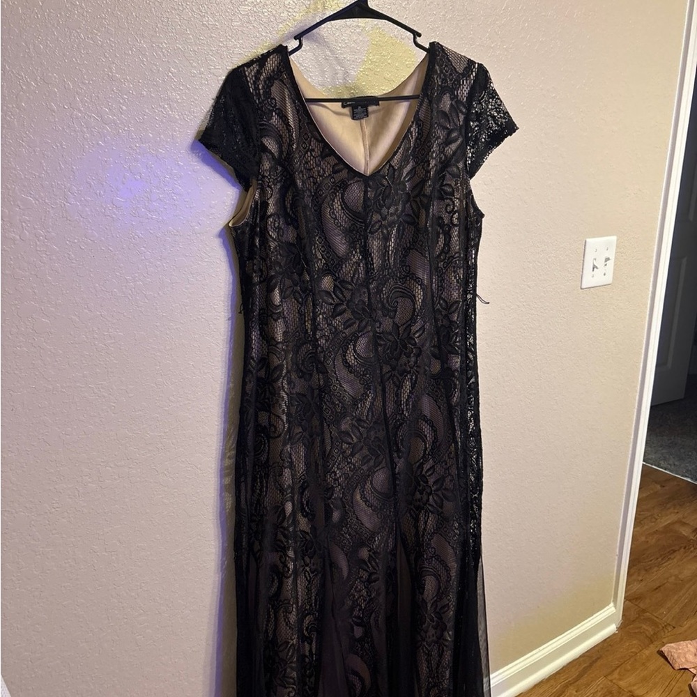 Black V-Neck Short Sleeve Maxi Gown